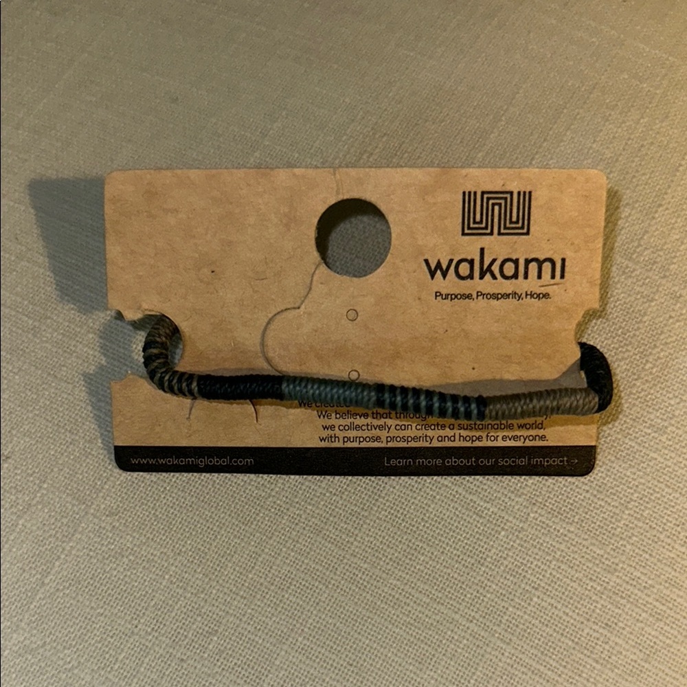 NWT Wakami Adventure Blue Gray Bracelet